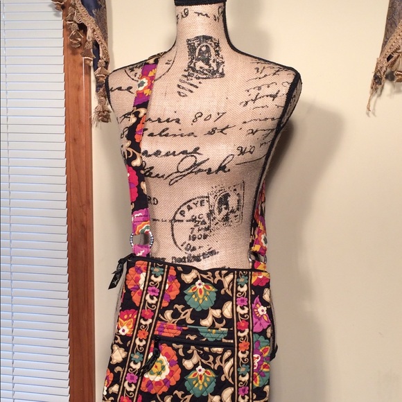 Vera Bradley “Suzani” crossbody - Picture 3 of 5